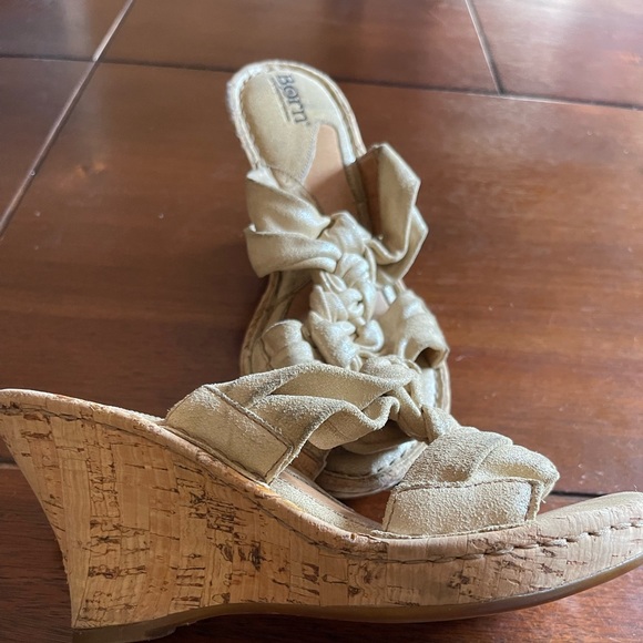 Born wedge. - Picture 1 of 10